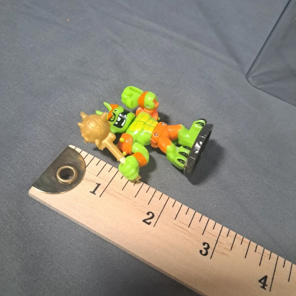 Akedo Beast Strike Tricerachops Golden Mace Figure Series 5 Battle Warrior Dino